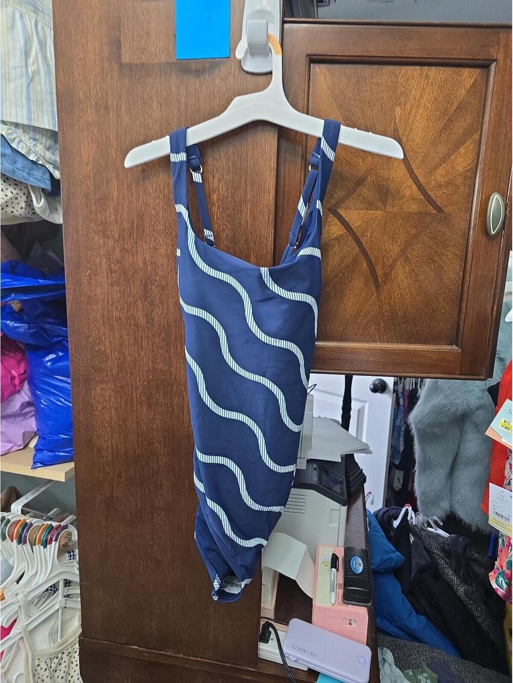 Medium nwot women's swimsuit from target item 1392